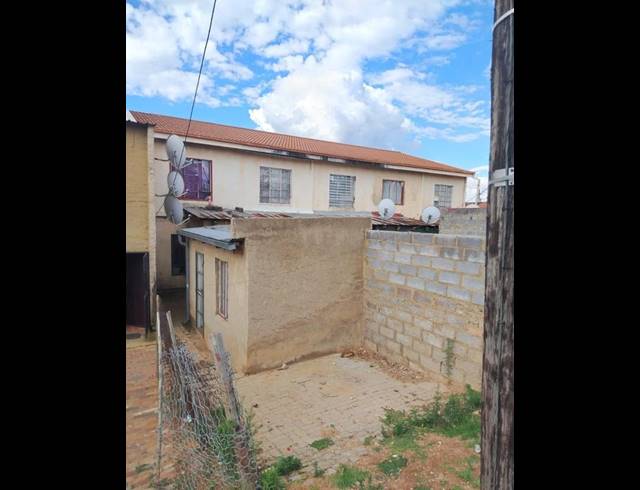 1 BEDROOM HOUSE FOR SALE IN SOL PLAATJIE
